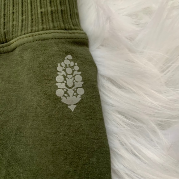 SOLD NEW Free People leggings and happiness tank - Picture 2 of 8